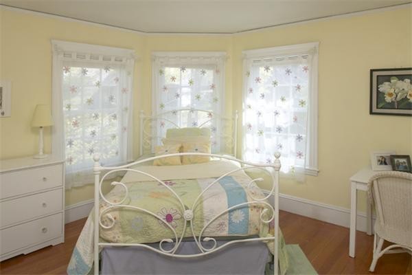74 Larch Road Cambridge, MA 02138 - Photo 9 of 12 a view of a dining room with furniture