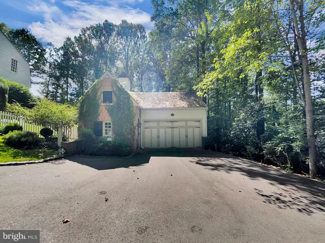 $799,000 | 1108 South Barbara Drive, Alburtis, PA 18011