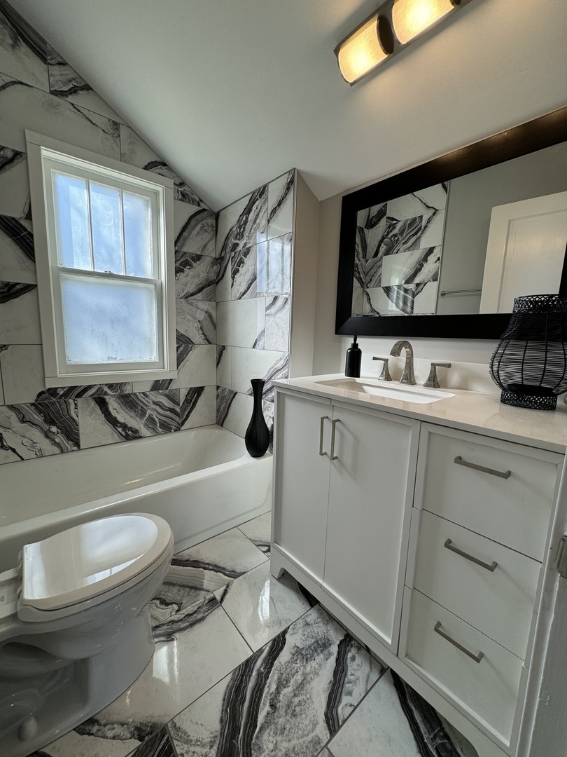 422 Jay Street Elgin, IL 60120 - Photo 13 of 14