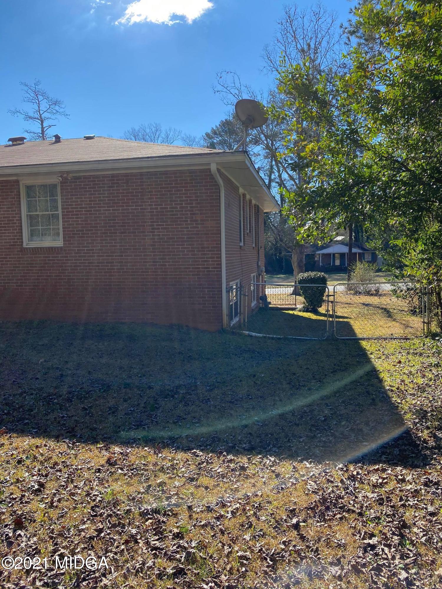 1046 Newport Road Macon, GA 31210 - Photo 19 of 25 145620706_154436319684930_28337717714199