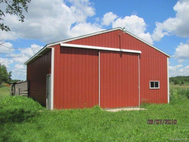 4072 Genesee Road Lapeer, MI 48446 - Photo 9 of 9 22 Pole Barn