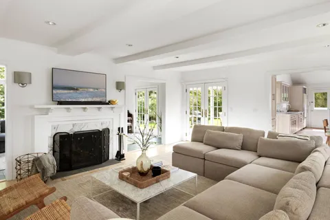 $11,495,000 | 57 Lee Avenue, East Hampton, NY 11937