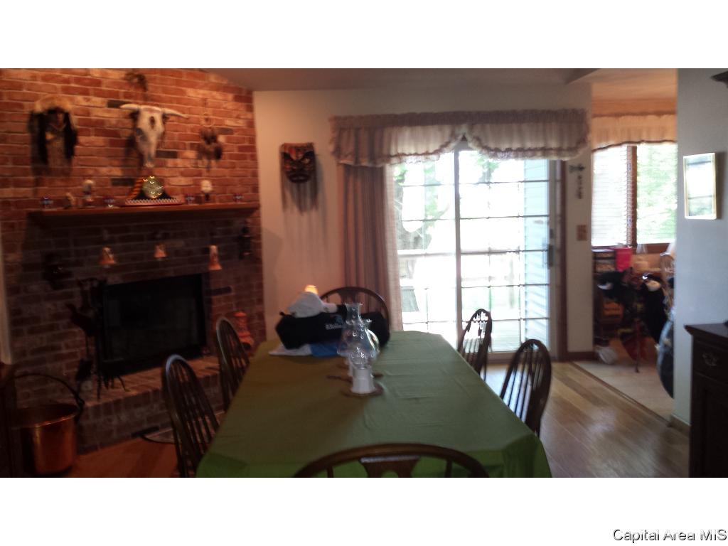 6811 Rentshler Road Rochester, IL 62563 - Photo 9 of 18 Gallery Image 9