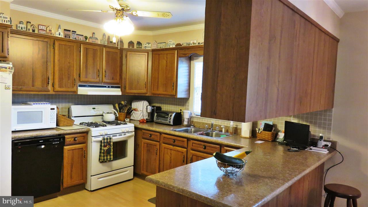 1260 Toann Road York, PA 17403 - Photo 4 of 24 Gallery Image 4