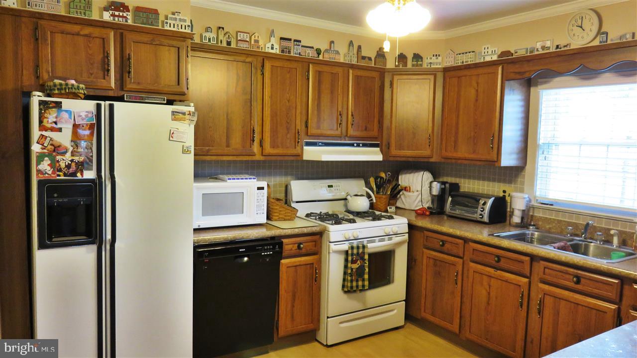 1260 Toann Road York, PA 17403 - Photo 5 of 24 Gallery Image 5