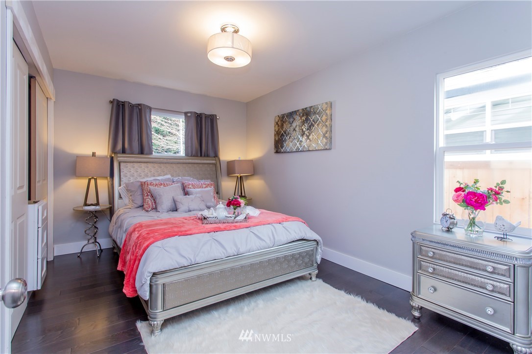 516 North 84th Street Seattle, WA 98103 - Photo 11 of 25