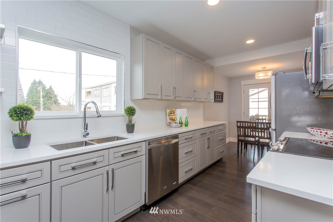 516 North 84th Street Seattle, WA 98103 - Photo 7 of 25