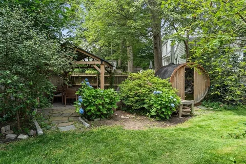 $965,000 | 148 Furnace Brook Parkway, Quincy, MA 02169