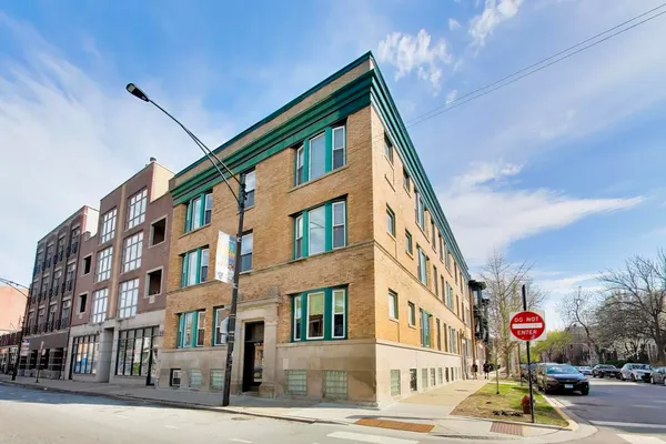$2,750 | 1481 West Irving Park Road, Unit 2B, Chicago, IL 60613