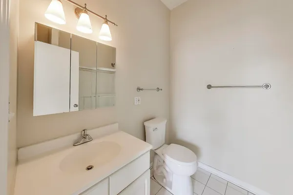 $2,750 | 1481 West Irving Park Road, Unit 2B, Chicago, IL 60613