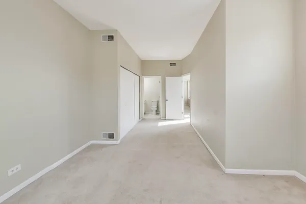 $2,750 | 1481 West Irving Park Road, Unit 2B, Chicago, IL 60613