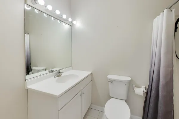 $2,750 | 1481 West Irving Park Road, Unit 2B, Chicago, IL 60613