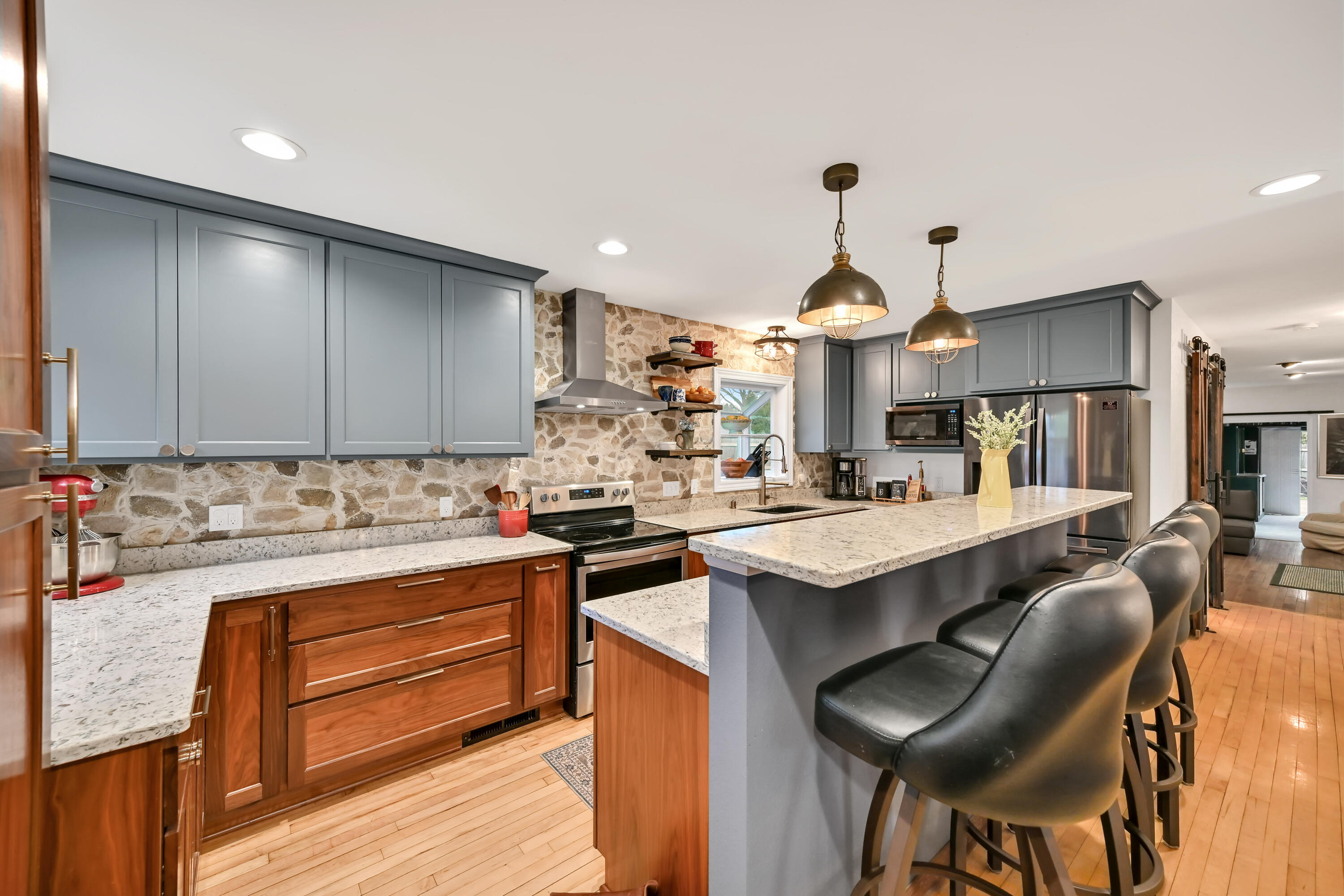 2500 West Hemlock Road Glendale, WI 53209 - Photo 3 of 46 Kitchen