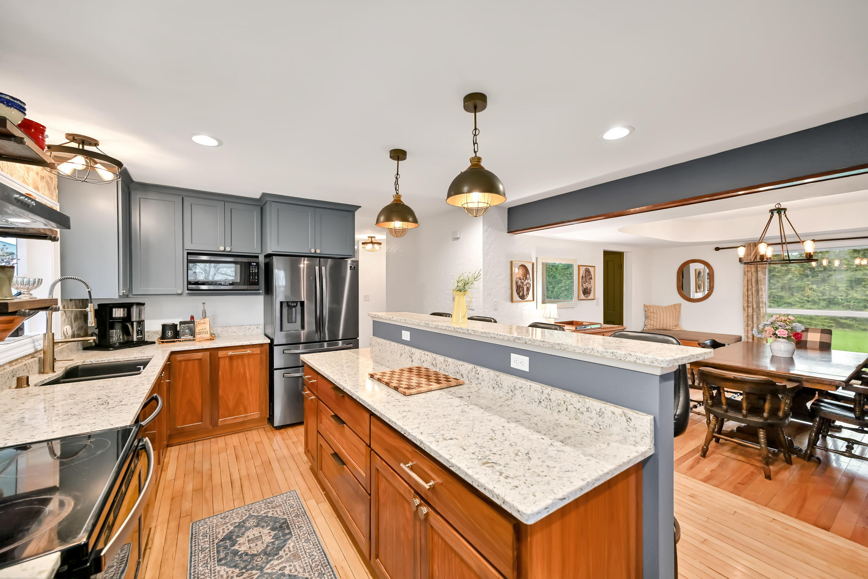 2500 West Hemlock Road Glendale, WI 53209 - Photo 4 of 46 Kitchen Island