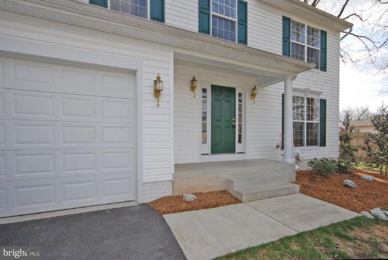 6393 Hanover Road Hanover, MD 21076 - Photo 2 of 23 Porch
