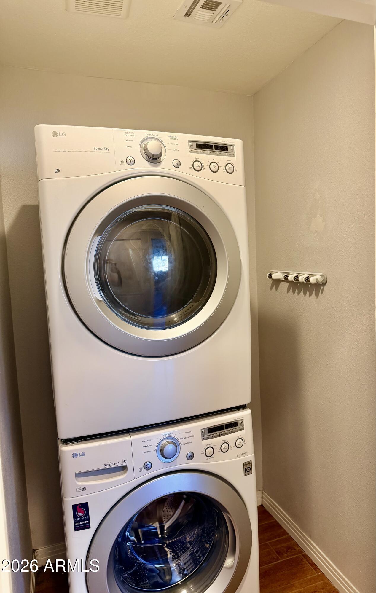 1601 West Lamar Road Phoenix, AZ 85015 - Photo 12 of 28 a utility room with dryer and washer