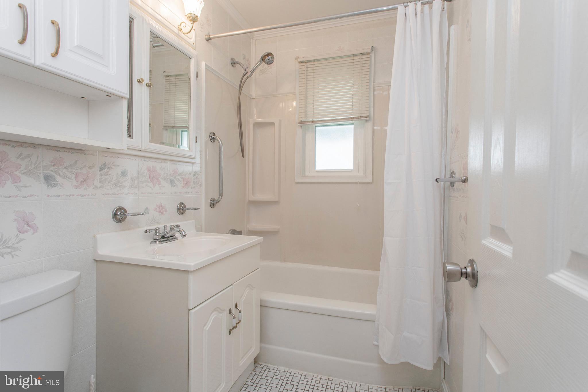 105 Willow Road Wallingford, PA 19086 - Photo 17 of 26 bathroom