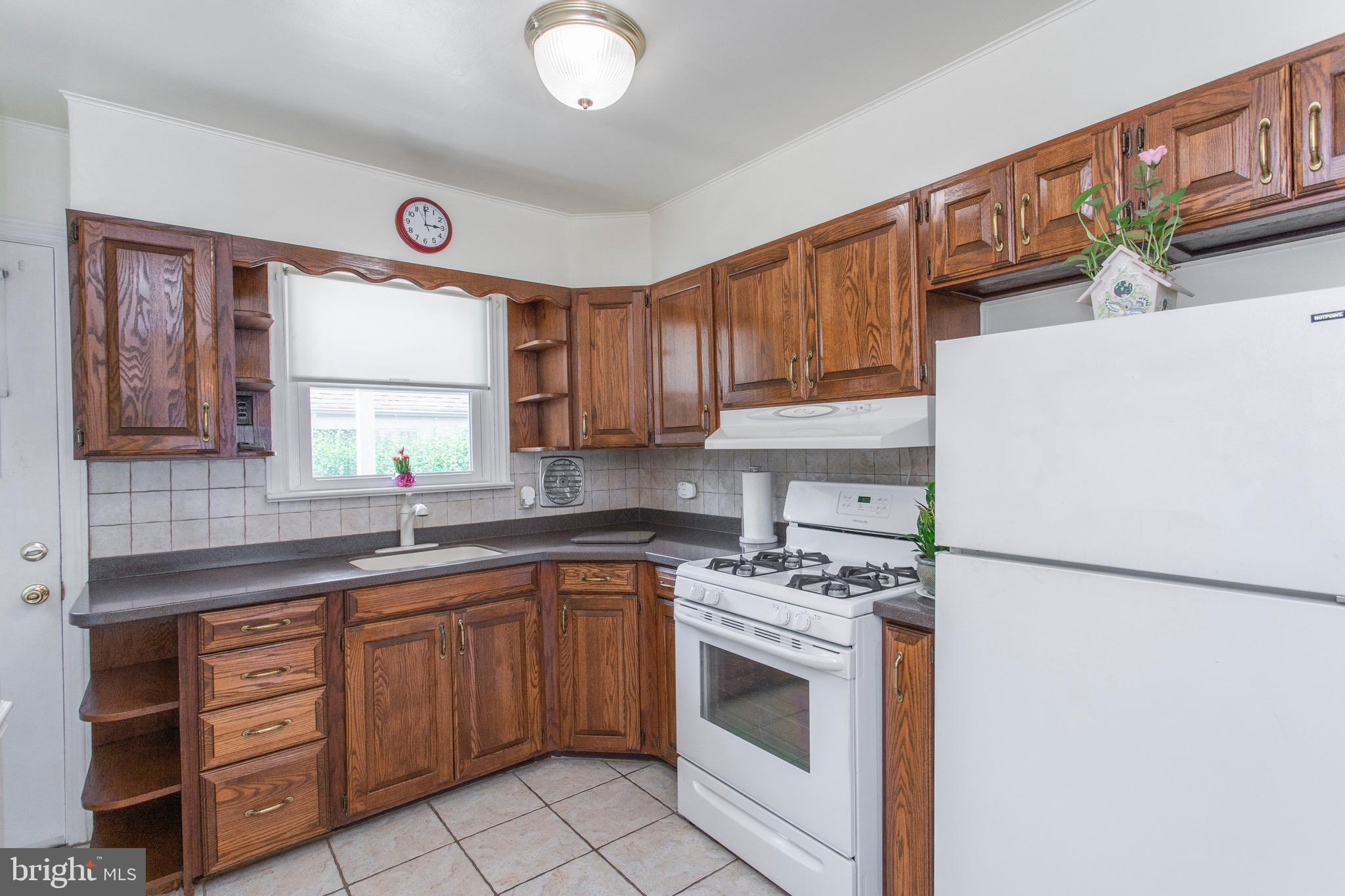 105 Willow Road Wallingford, PA 19086 - Photo 10 of 26 Kitchen