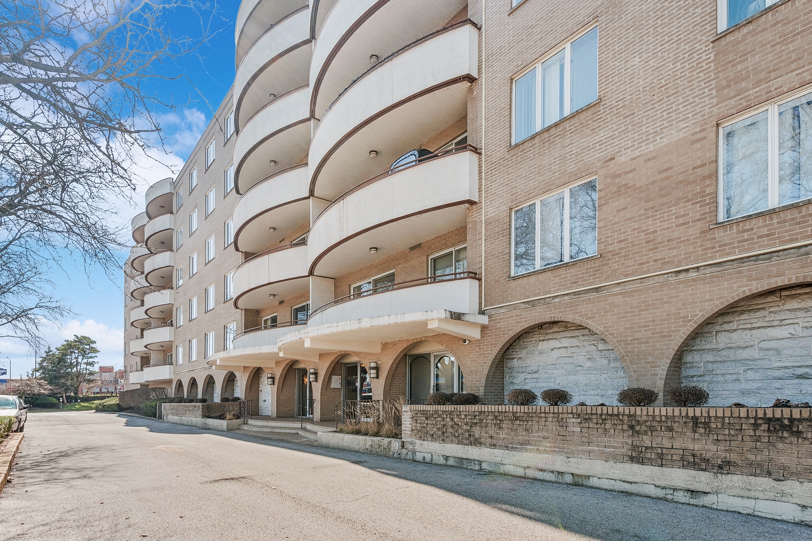 6400 North Cicero Ave Unit 215  