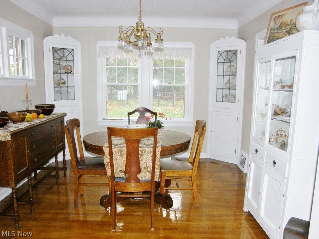 3674 Woodridge Road Cleveland, OH 44121 - Photo 9 of 23 Gallery Image 9