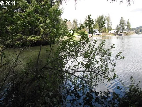$200,000 | 2100 Northeast Lake Drive, Lincoln City, OR 97367
