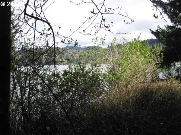$200,000 | 2100 Northeast Lake Drive, Lincoln City, OR 97367