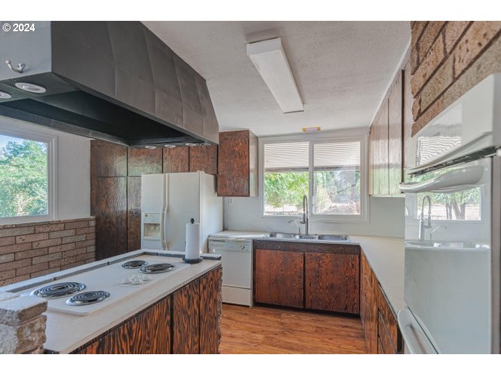 115 East Fork Road Williams, OR 97544 - Photo 5 of 10