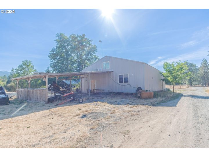 115 East Fork Road Williams, OR 97544 - Photo 7 of 10