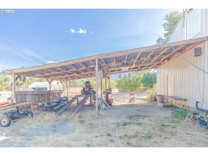 115 East Fork Road Williams, OR 97544 - Photo 8 of 10