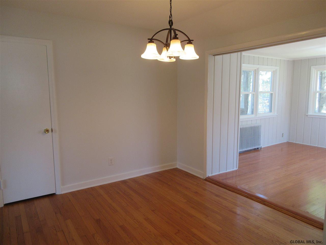 33 Marlboro Road Bethlehem, NY 12054 - Photo 5 of 17 Photo 5