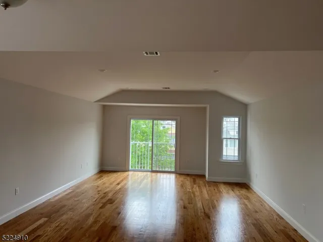 $2,900 | 843 Adams Avenue, Unit 2, Elizabeth, NJ 07201