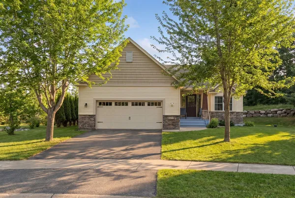 $210,000 | 4843 Hamlet Avenue North, Oakdale, MN 55128