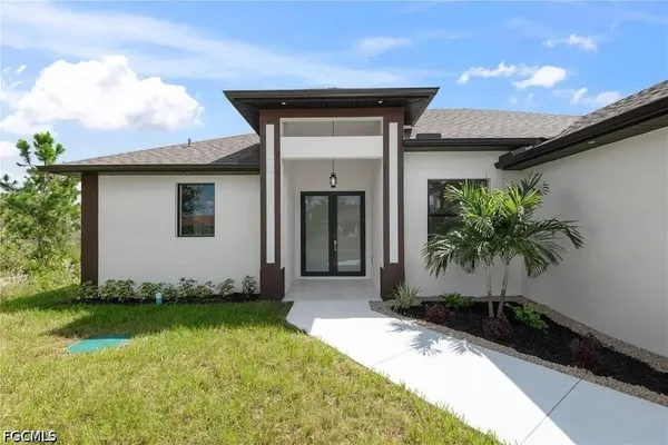 $390,000 | 218 Irving Avenue, Lehigh Acres, FL 33936