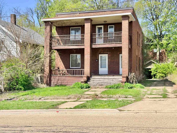 $90,000 | 830 10th Avenue, Rockford, IL 61104