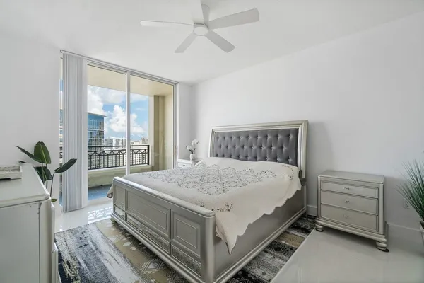 $5,000 | 550 Okeechobee Boulevard, Unit 1809, West Palm Beach, FL 33401