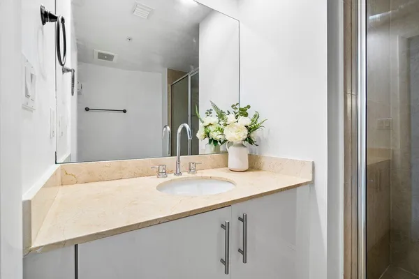 $5,000 | 550 Okeechobee Boulevard, Unit 1809, West Palm Beach, FL 33401