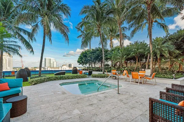 $5,000 | 550 Okeechobee Boulevard, Unit 1809, West Palm Beach, FL 33401