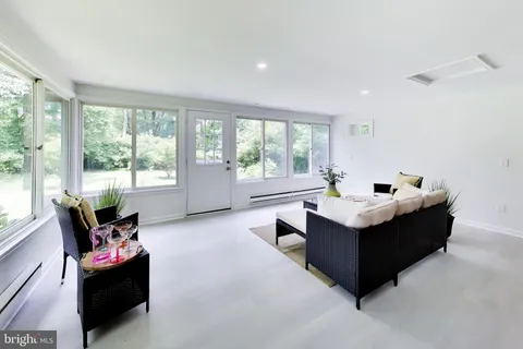 $1,050,000 | 4 Orchard Way North, Rockville, MD 20854