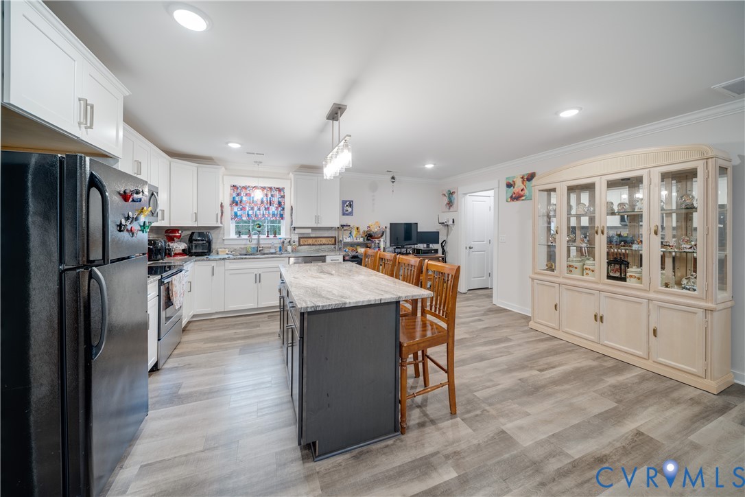 1124 Cheaneys Bridge Road Dunnsville, VA 22454 - Photo 5 of 15