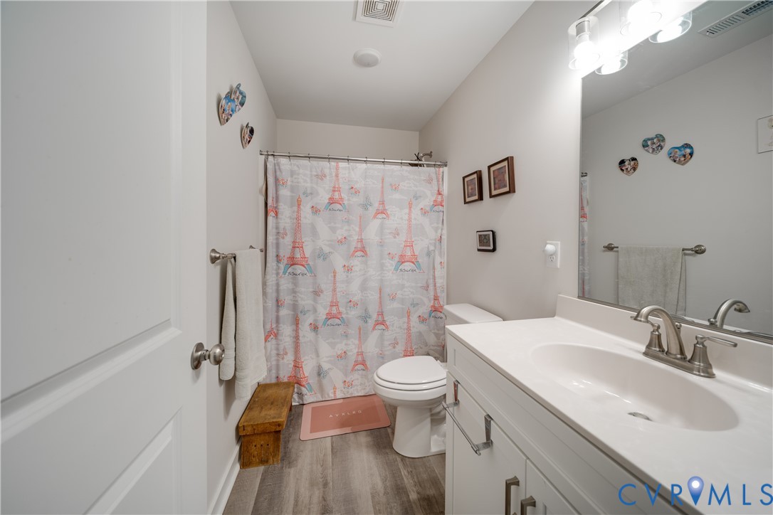 1124 Cheaneys Bridge Road Dunnsville, VA 22454 - Photo 9 of 15