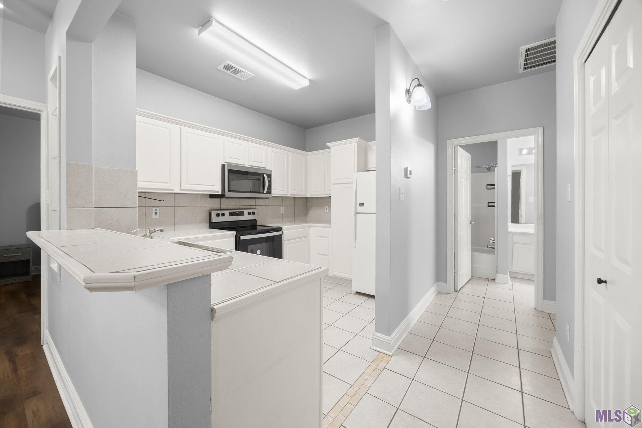 5151 Etta Street, Unit 3E Baton Rouge, LA 70820 - Photo 9 of 18 Gallery Image 9