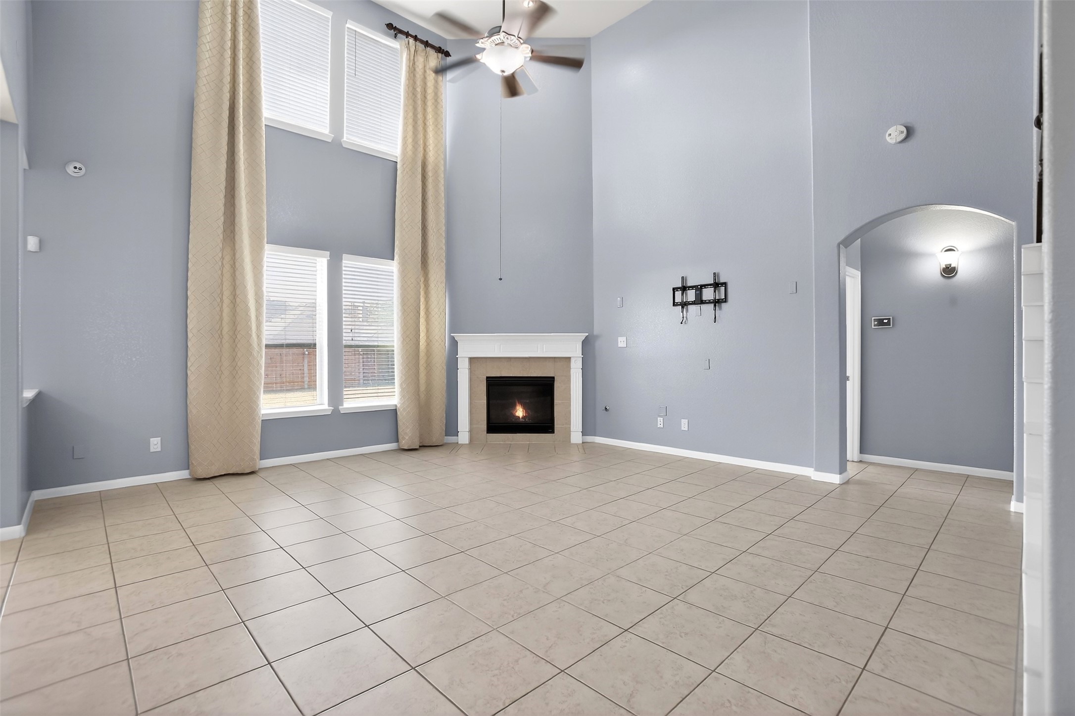 25315 Terrain Park Drive Spring, TX 77373 - Photo 8 of 47 Fabulous living space with soaring ceilings, filled with natural light