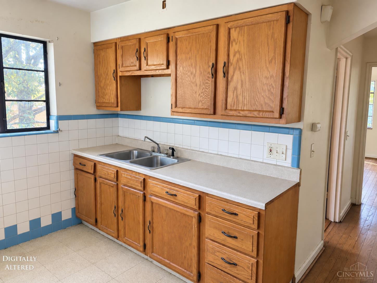 4419 Ridgeview Avenue Cincinnati, OH 45238 - Photo 3 of 9 Gallery Image 3