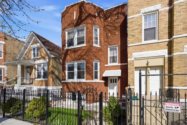 $475,000 | 1443 North Hamlin Avenue, Chicago, IL 60651