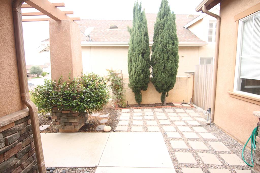 445 Poets Square Fallbrook, CA 92028 - Photo 6 of 24