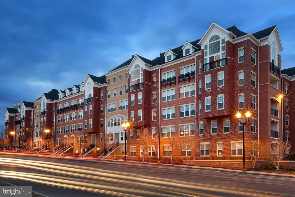 2400 24th Road South, Unit 1BR/1BA Arlington, VA 22206 - Photo 1 of 24 Exterior (Front)