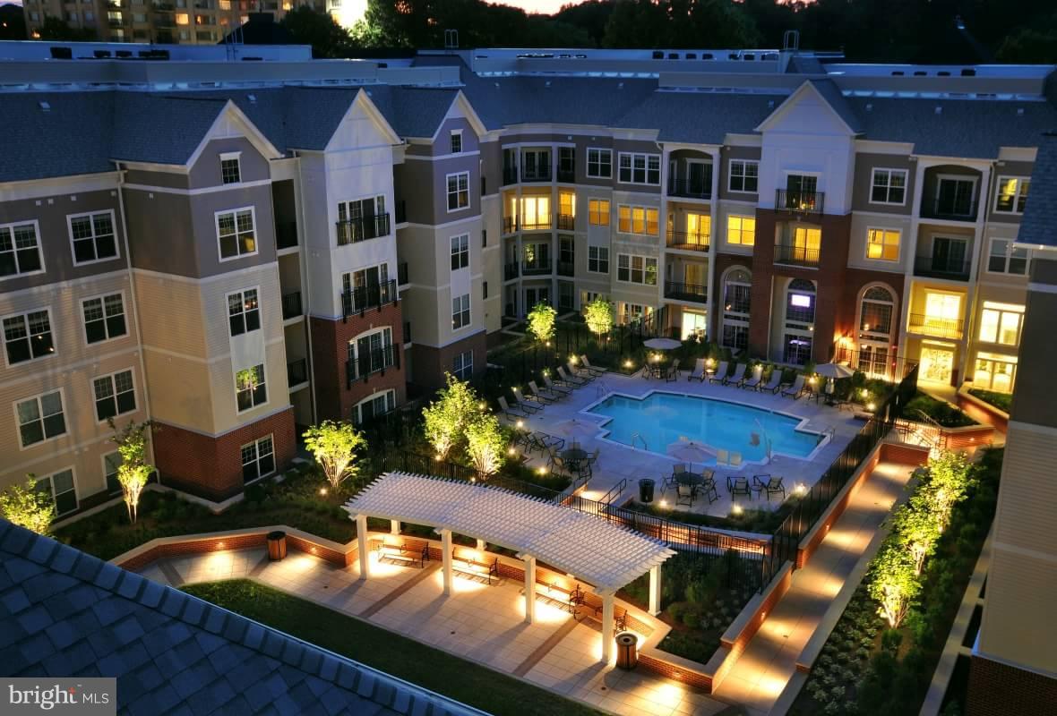 2400 24th Road South, Unit 1BR/1BA Arlington, VA 22206 - Photo 18 of 24 Exterior (General)
