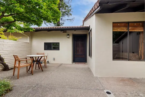 $999,950 | 87 Fairways Drive, Napa, CA 94558