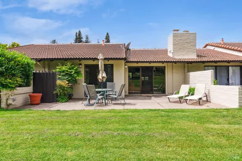 $999,950 | 87 Fairways Drive, Napa, CA 94558