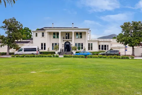$999,950 | 87 Fairways Drive, Napa, CA 94558